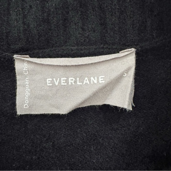 Everlane Black Cashmere/Wool Blend Cropped Polo Sweater - Picture 3 of 5